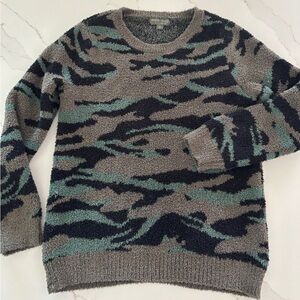 Barefoot Dreams CozyChic Seaside Camo Pullover - size small
